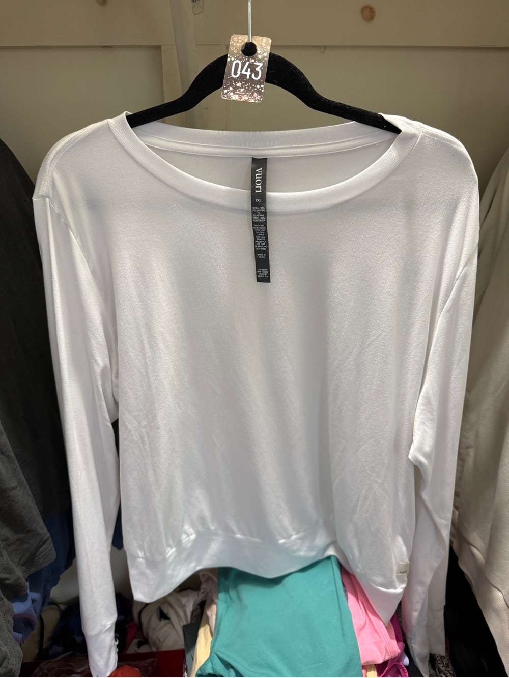 043 Vuori White Long Sleeve Halo